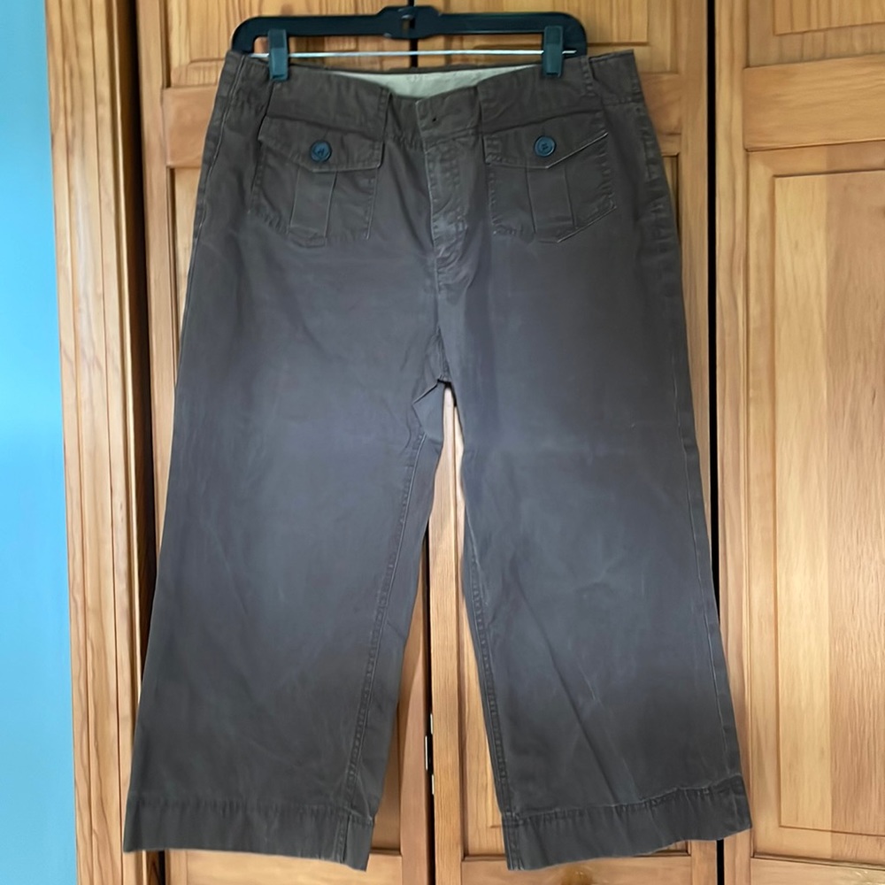 Banana Republic size 12 capris. Brown.